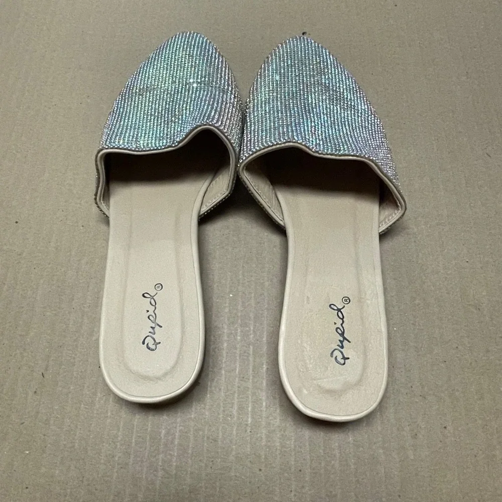 Qupid Women's Sz 8 Silver Rhinestone Bling Mule Slides Jeweled Almond Toe Flats